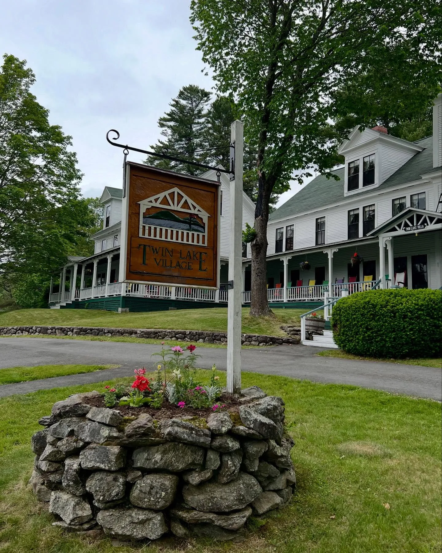 Twin Lake Village grounds